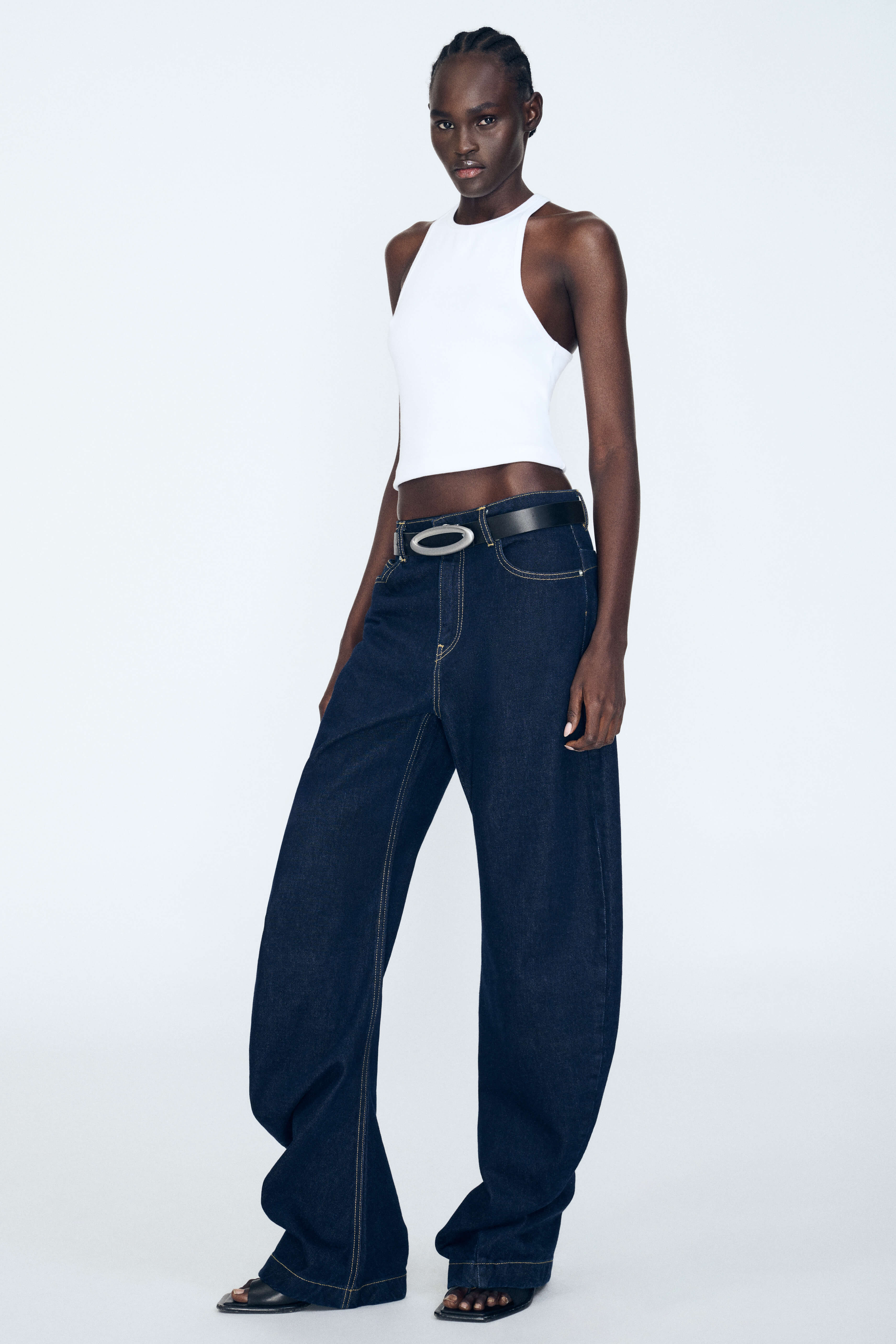 Product Gallery Media 2 Banana Twist Flare Jean in Indigo