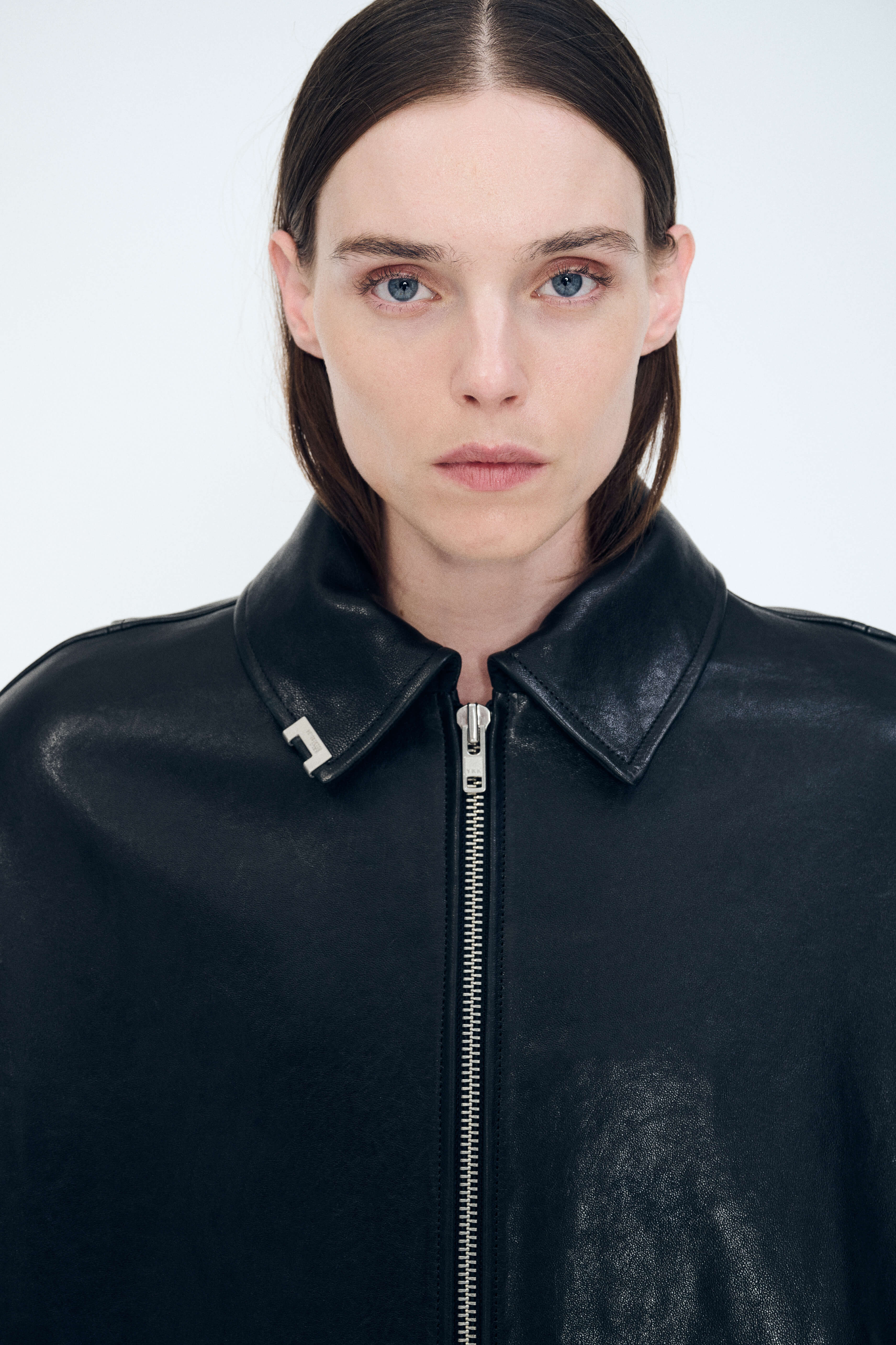 Product Gallery Media 4 Wrap Flight Bomber in Black