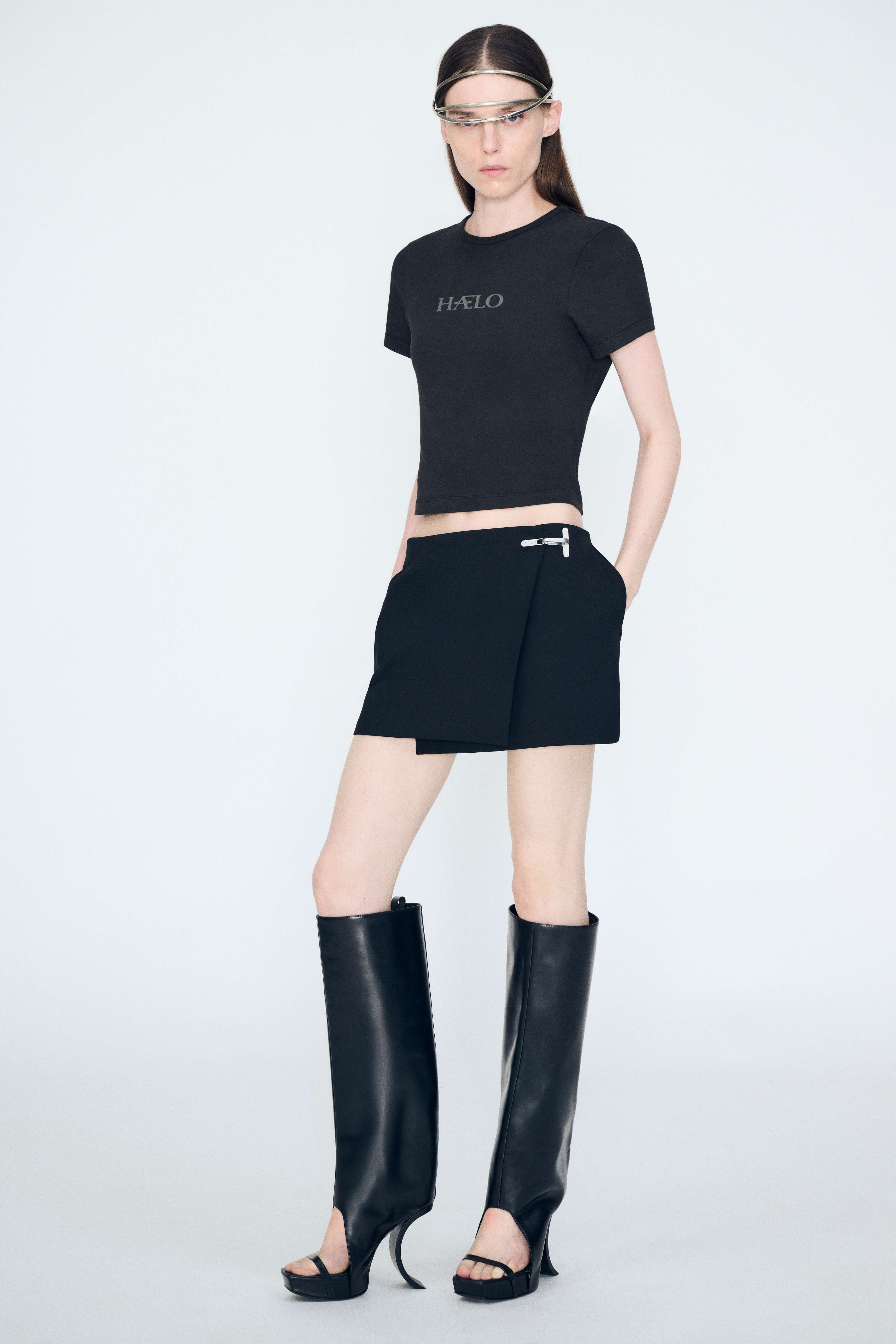 Product Gallery Media 2 Lock Construct Skirt in Black