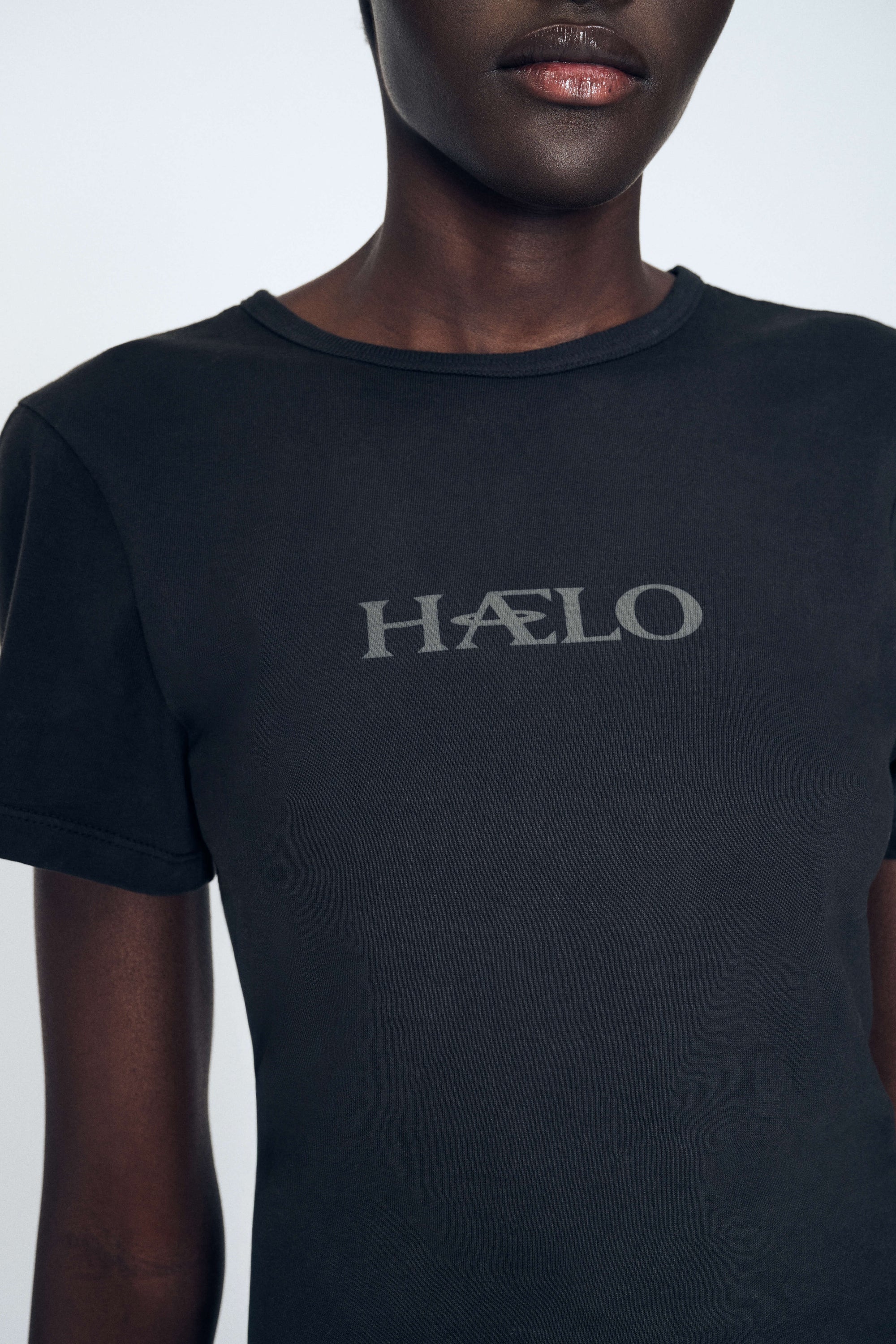 Id Tee in Washed Black